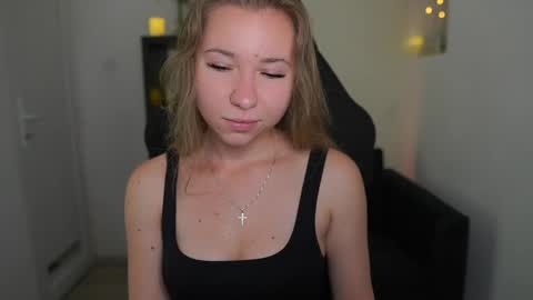 VivienVance online show from June 7, 12:53 pm