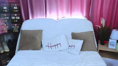 Snapshot of vivimoonx chatting on May 28, 8:11 am Vika online show from May 28, 8:11 am