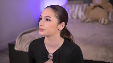 Snapshot of vixenamour chatting on November 12, 6:47 am vixenamour online show from November 12, 6:47 am