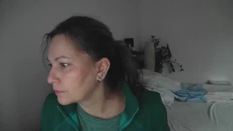 Snapshot of vixenjae chatting on December 4, 8:12 am vixenjae online show from December 4, 8:12 am