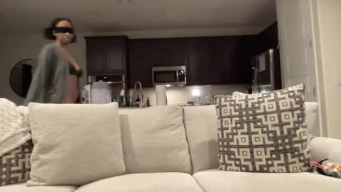 Vixen Noir online show from April 2, 4:10 am