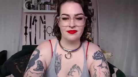 Snapshot of vixinvvitch chatting on October 8, 5:54 pm VIXIN online show from October 8, 5:54 pm