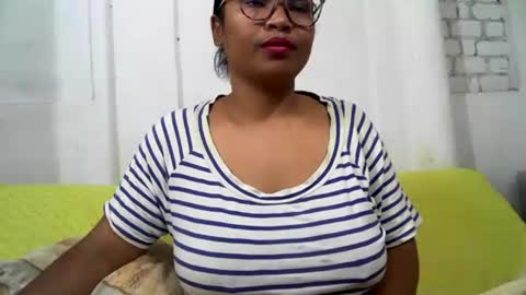 voagelle online show from December 31, 4:25 pm