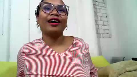 voagelle online show from February 2, 4:11 pm