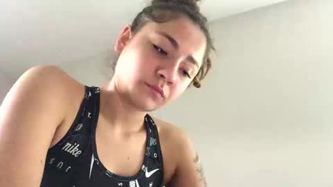 Snapshot of volentic chatting on October 14, 6:20 pm volentic online show from October 14, 6:20 pm