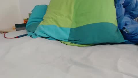 volvic_0904 online show from March 4, 8:15 pm