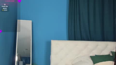 Snapshot of vonen_ray chatting on March 28, 12:43 am Vonen online show from March 28, 12:43 am