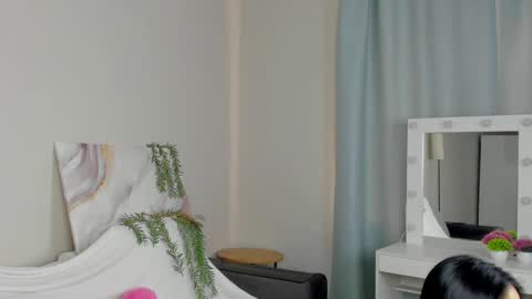 Snapshot of vonen_ray chatting on May 1, 9:25 am Vonen online show from May 1, 9:25 am