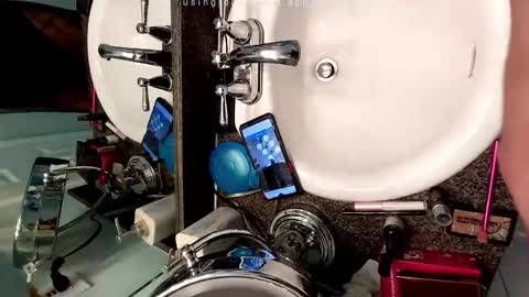 Snapshot of vonmeow777 chatting on March 27, 7:13 pm vonmeow777 online show from March 27, 7:13 pm