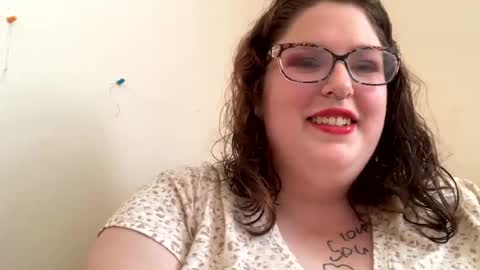 Snapshot of vovianxoxo chatting on June 19, 9:51 pm Vivian online show from June 19, 9:51 pm