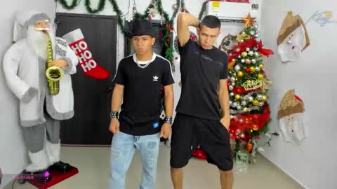 voyeurism_guys online show from December 18, 11:00 pm