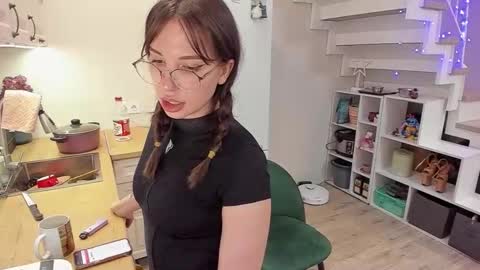 voyliza online show from October 5, 2:48 pm