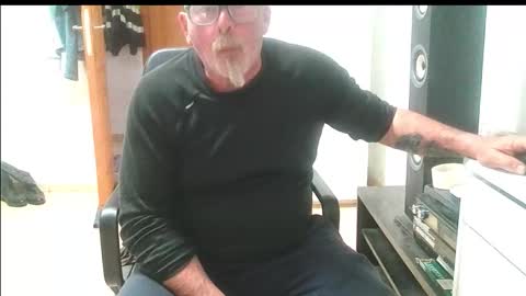 Snapshot of vuda77 chatting on February 28, 4:41 pm oscar online show from February 28, 4:41 pm