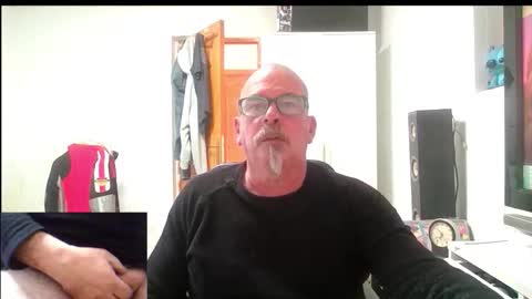 Snapshot of vuda77 chatting on March 15, 4:02 pm oscar online show from March 15, 4:02 pm
