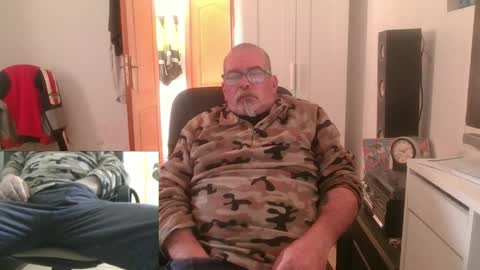 Snapshot of vuda77 chatting on March 22, 1:47 pm oscar online show from March 22, 1:47 pm