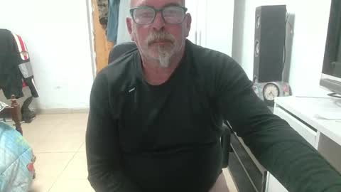 Snapshot of vuda77 chatting on March 29, 3:34 pm oscar online show from March 29, 3:34 pm