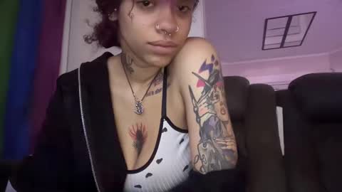 Snapshot of vveejay48826 chatting on September 9, 8:14 am vveejay online show from September 9, 8:14 am