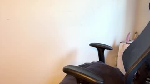 Snapshot of vvikki696996 chatting on December 12, 7:26 pm Vikki y Valeria online show from December 12, 7:26 pm