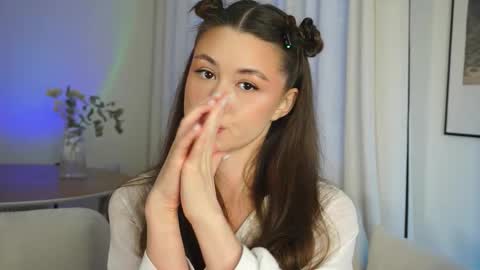 Snapshot of vvilly_wonka chatting on March 19, 1:53 am Ethal - thank you for thumb up online show from March 19, 1:53 am