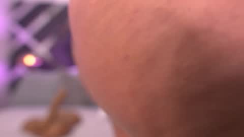 Snapshot of vvioleta_ chatting on October 25, 3:36 am Violeta online show from October 25, 3:36 am