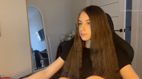 Snapshot of vx_arina chatting on July 4, 10:43 am Arina online show from July 4, 10:43 am