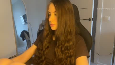 Snapshot of vx_arina chatting on July 9, 12:09 pm Arina online show from July 9, 12:09 pm