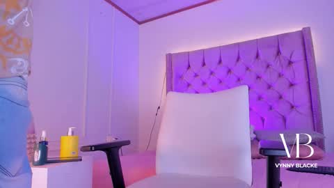 Vynny Blacke online show from November 3, 8:32 pm