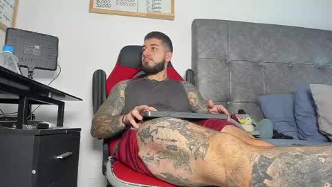 vyxen_ online show from March 30, 8:54 pm