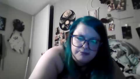 Snapshot of vyxenvoid chatting on January 19, 1:31 am Vyx online show from January 19, 1:31 am