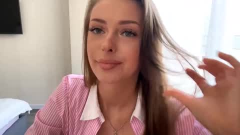 Mona online show from March 27, 8:26 am