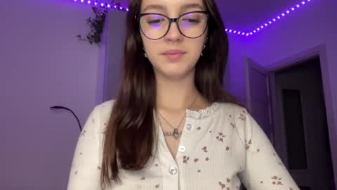 Snapshot of w33d7 chatting on December 12, 9:15 pm Alice  Before pvt write to me in PM  online show from December 12, 9:15 pm