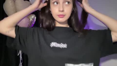 Snapshot of w33d7 chatting on January 20, 1:11 pm Alice  Before pvt write to me in PM  online show from January 20, 1:11 pm