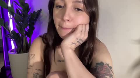 Snapshot of w33d7 chatting on March 1, 2:26 am Alice  Before pvt write to me in PM  online show from March 1, 2:26 am