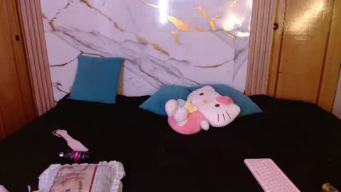 Snapshot of w_kittycat chatting on June 22, 4:48 pm kitty SUPORT ME AND MY BABY SINGLE MOMY online show from June 22, 4:48 pm