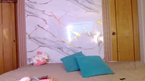 Snapshot of w_kittycat chatting on July 12, 2:30 pm kitty SUPORT ME AND MY BABY SINGLE MOMY online show from July 12, 2:30 pm