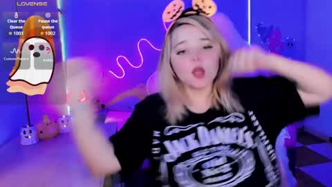   online show from October 19, 4:24 am