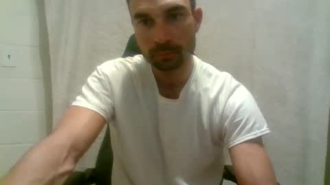 Snapshot of waketomyd chatting on November 18, 6:18 am WakeToMyD online show from November 18, 6:18 am