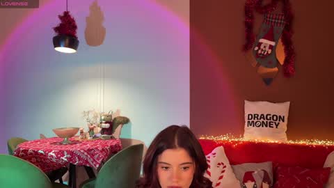 Mia online show from January 1, 1:59 pm