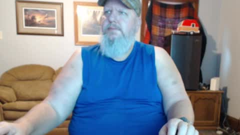 Snapshot of walkingbird chatting on April 3, 9:13 pm walkingbird online show from April 3, 9:13 pm