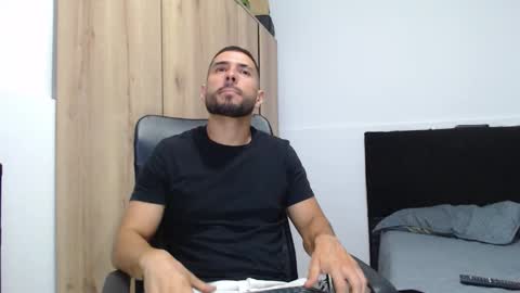 Snapshot of walter_brownn01 chatting on November 18, 4:22 pm WALTER BROWN online show from November 18, 4:22 pm