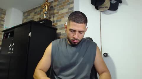 Snapshot of walter_brownn01 chatting on December 14, 2:11 pm WALTER BROWN online show from December 14, 2:11 pm