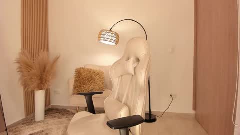 Snapshot of wandathompson_ chatting on September 26, 11:03 am Wanda online show from September 26, 11:03 am