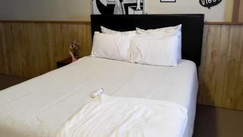 Snapshot of wanderlustgaal chatting on October 7, 2:47 pm wanderlustgaal online show from October 7, 2:47 pm