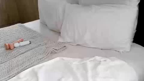 Snapshot of wanderlustgaal chatting on October 18, 6:19 pm wanderlustgaal online show from October 18, 6:19 pm