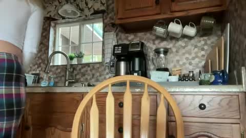 Snapshot of wanderlustjade chatting on January 6, 9:32 pm Jade Adonis online show from January 6, 9:32 pm