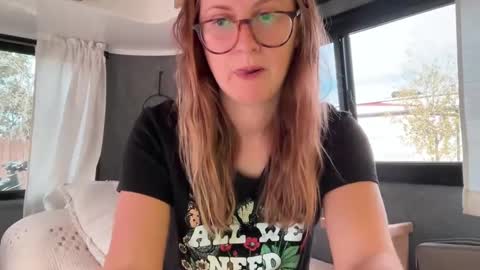 Snapshot of wanderlustjade chatting on October 8, 3:31 pm Jade Adonis online show from October 8, 3:31 pm