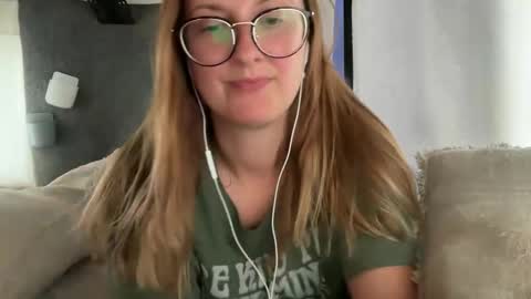 Jade  Adonis online show from April 6, 10:00 pm