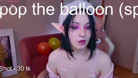 Snapshot of wandy_di chatting on December 15, 10:14 pm Wandy online show from December 15, 10:14 pm