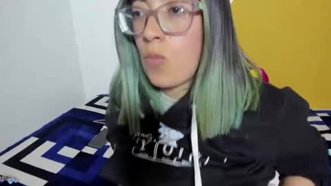 Waningrose  Lu online show from November 30, 11:31 pm