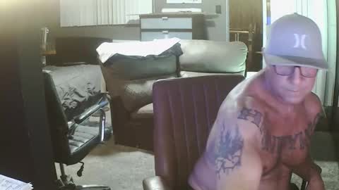 Snapshot of wantitbutyoucanthaveit chatting on November 9, 4:44 am inittogetitin online show from November 9, 4:44 am